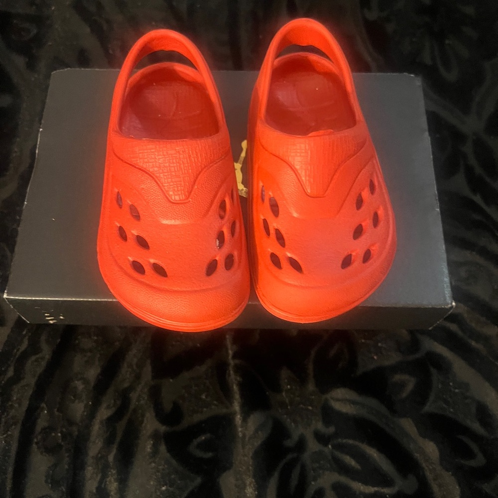 Red crocs